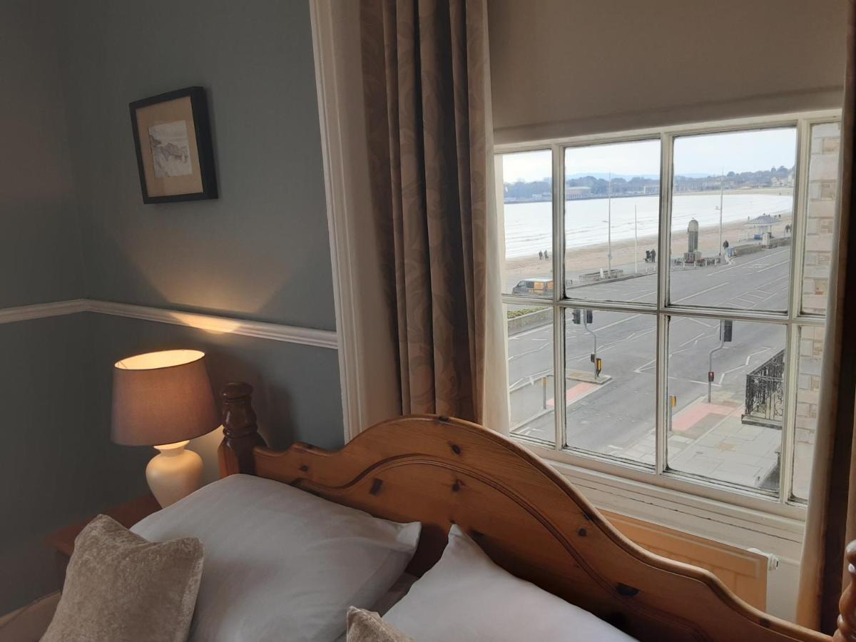 Valentine Guest House Уеймут Екстериор снимка