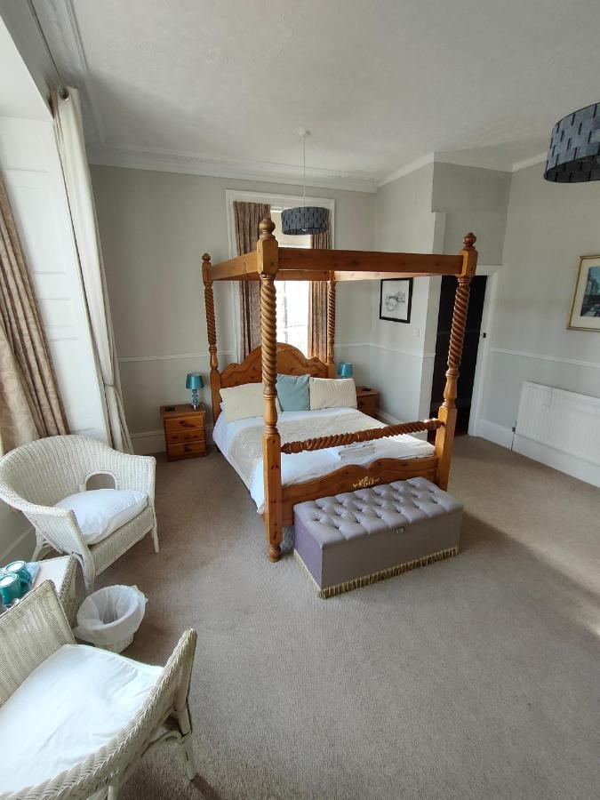 Valentine Guest House Уеймут Екстериор снимка