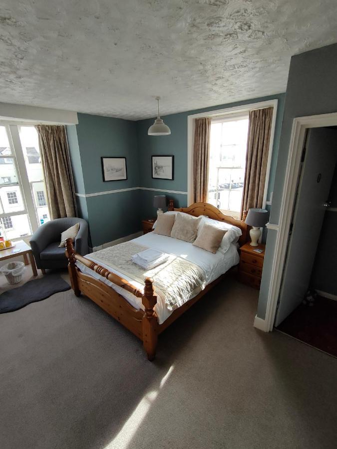Valentine Guest House Уеймут Екстериор снимка